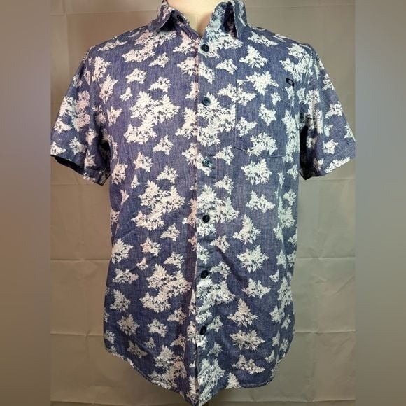 Oakley Other - Oakley Blue and‎ White Floral Button Down Shirt